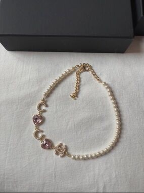 CHANEL Pearl & Gold pleated Chain Necklace with pink heart gems 💗 - new with box